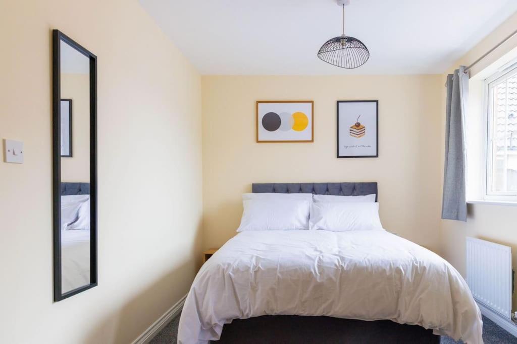 Stylish 3 Bedroom And Free Parking Thamesmead  Εξωτερικό φωτογραφία